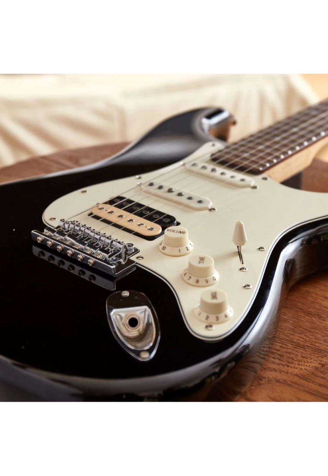 Guitarra Eléctrica Vintage Strat Ssh Black Dst-400B Donner